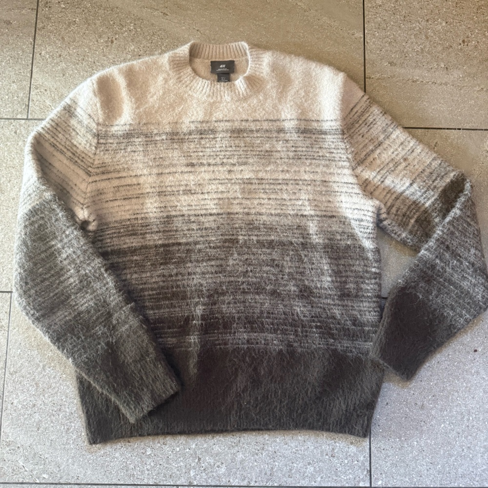 H&M Gradient fuzzy Sweater in Brown and White